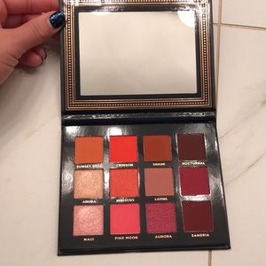 ACE BEAUTE SCARLET DUSK PALETTE